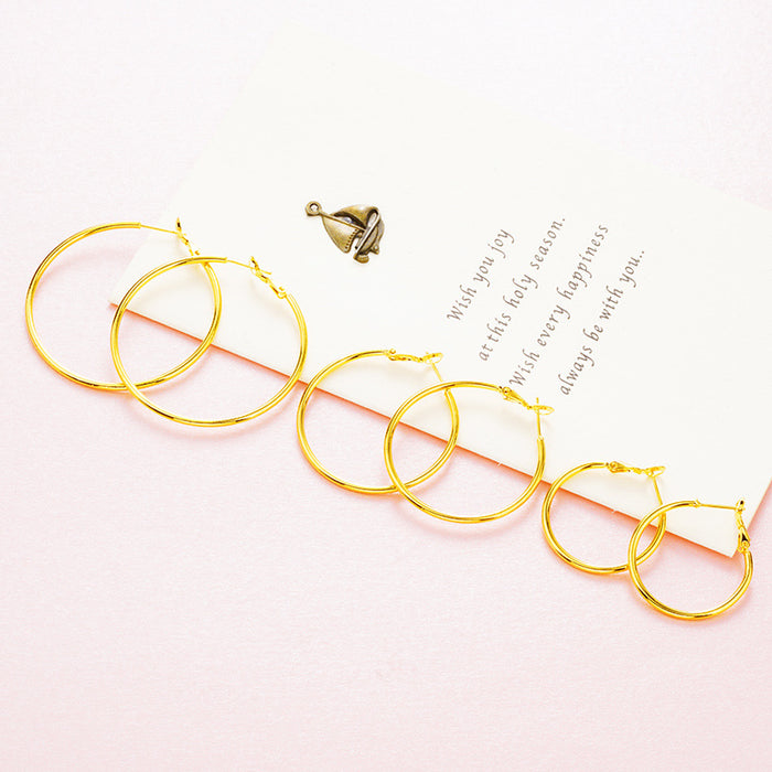 Wholesale Fashionable and minimalist circle earrings with gold-plated ear loops and accessories