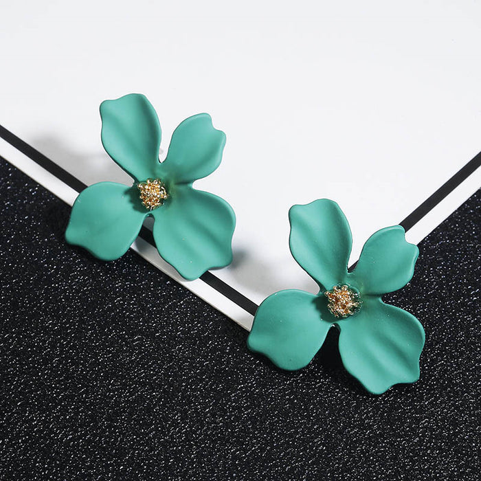 Wholesale New and environmentally friendly flower earrings, simple, sweet and versatile