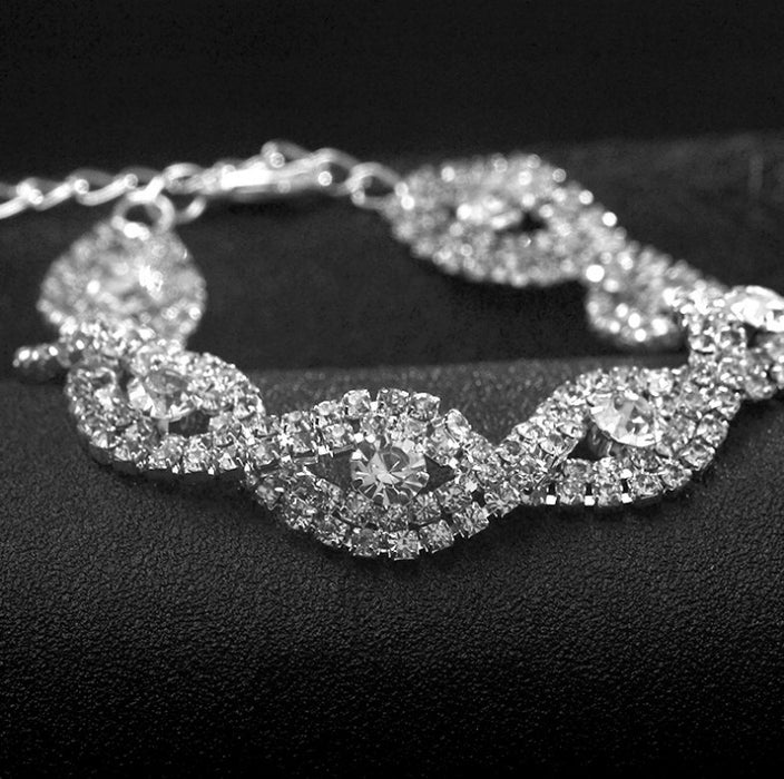 Wholesale Fashionable rhinestone bracelet creative bracelet, simple full diamond alloy bracelet accessory