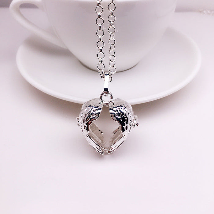 Wholesale Necklaces Alloy Heart Hollow Openable Essential Oil Aroma Diffuser JDC-NE-Yuz003