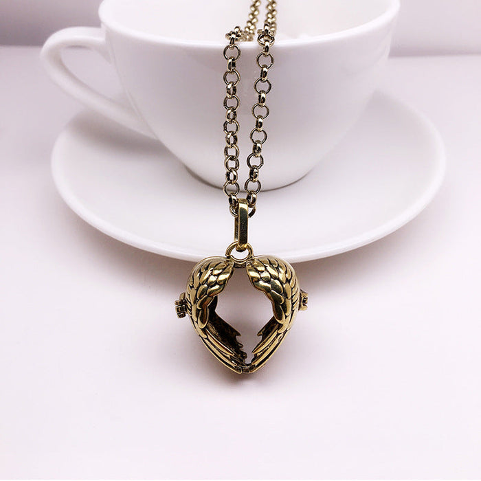 Wholesale Necklaces Alloy Heart Hollow Openable Essential Oil Aroma Diffuser JDC-NE-Yuz003
