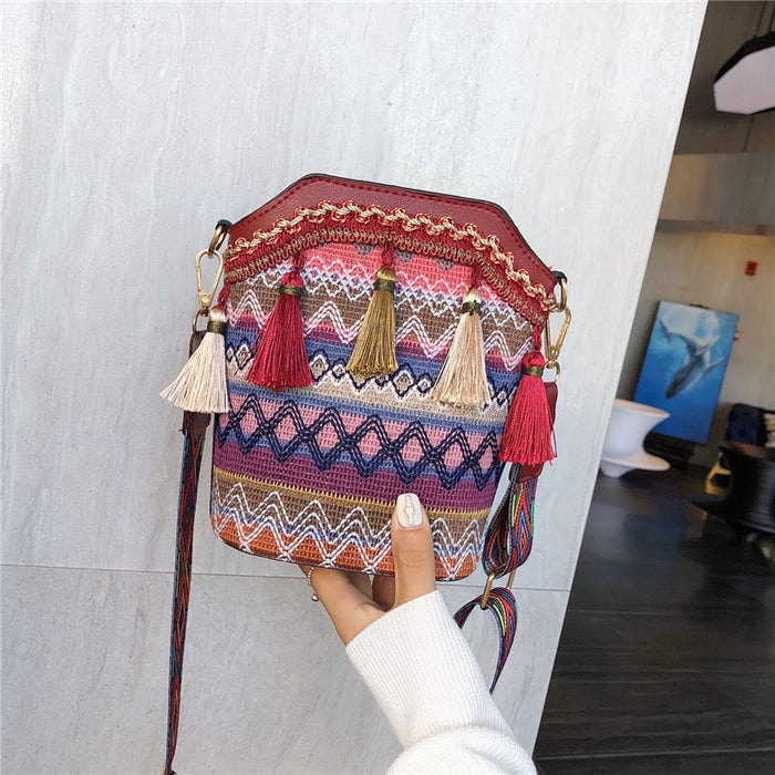 Wholesale Canvas Woven Tassel Shoulder Messenger Bag JDC-SD-Wangp003