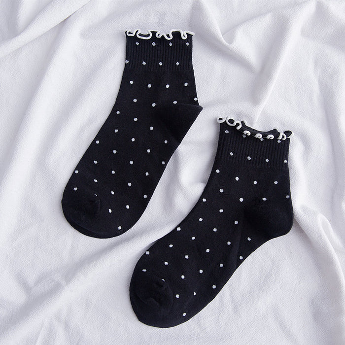 Wholesale Embroidered heart-shaped middle tube socks made of cotton and college style cotton socks
