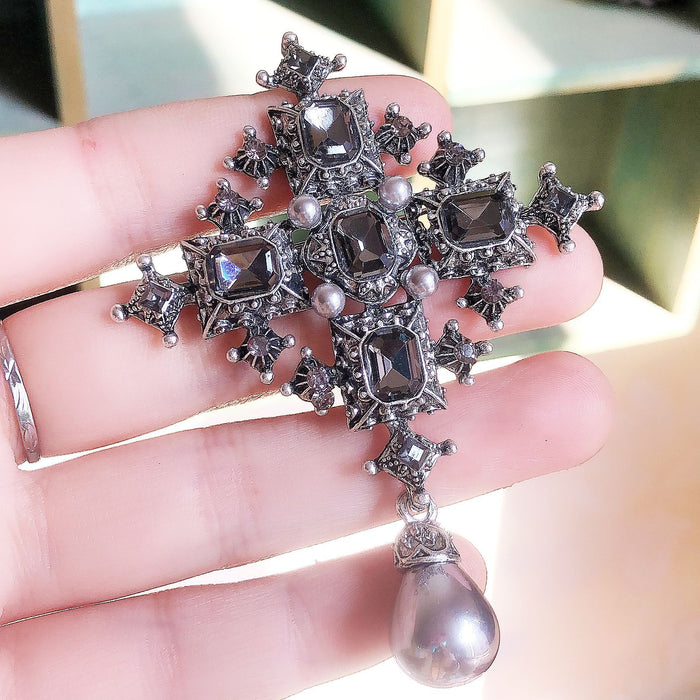 Wholesale Baroque Style Rhinestone Brooches Pearl Feminine Coat Pin Accessories