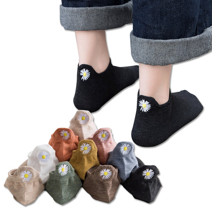 Wholesale New product: Daisy embroidered socks, heel protection, anti friction boat socks, cotton socks