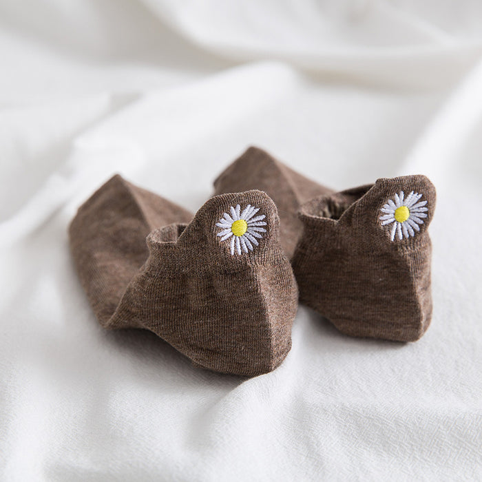 Wholesale New product: Daisy embroidered socks, heel protection, anti friction boat socks, cotton socks