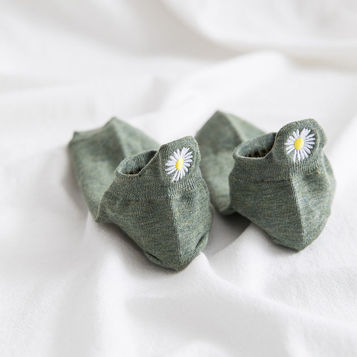 Wholesale New product: Daisy embroidered socks, heel protection, anti friction boat socks, cotton socks