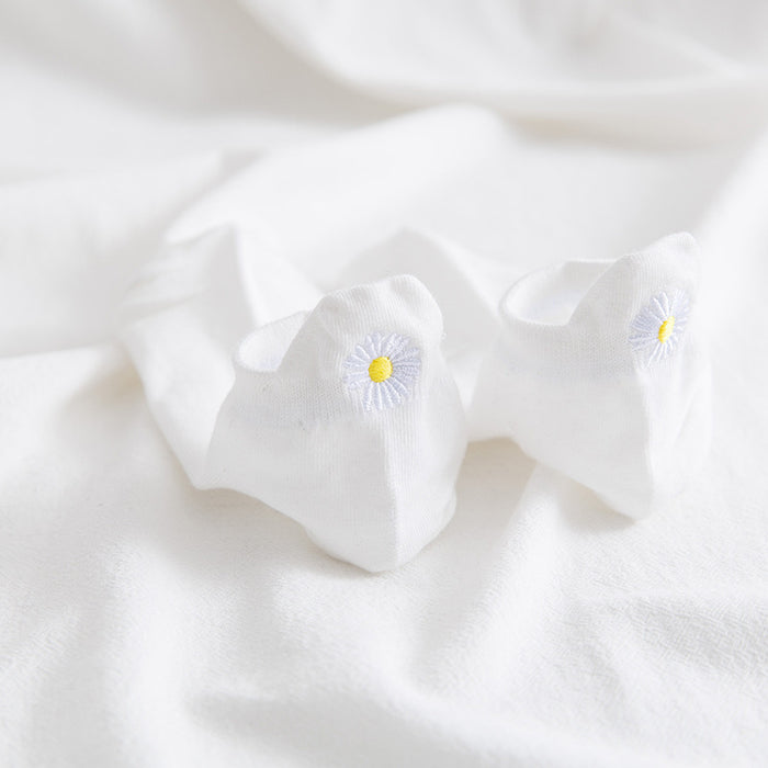 Wholesale New product: Daisy embroidered socks, heel protection, anti friction boat socks, cotton socks