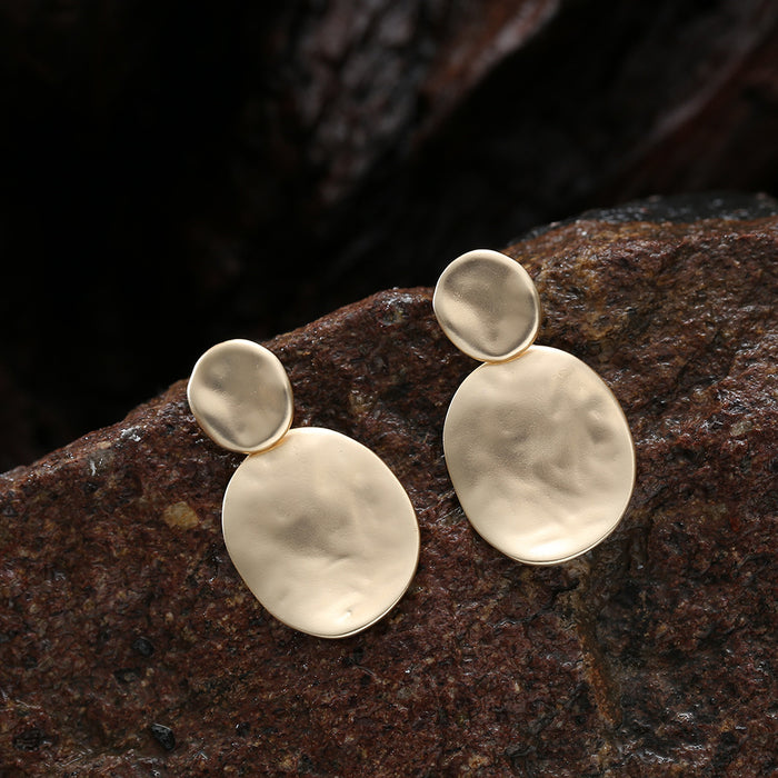 Wholesale Elegant and exaggerated earrings, fashionable and personalized, geometric and versatile, short earrings