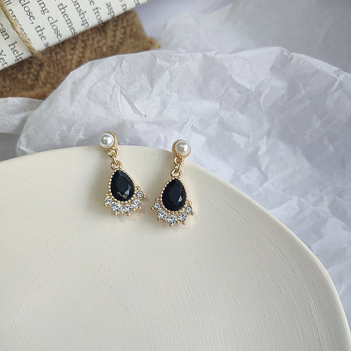 Wholesale Earrings Water Drop Retro Pearl Silver Needle Earrings