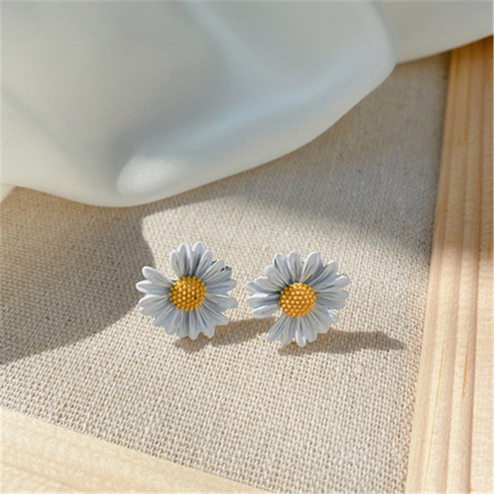 Wholesale Minimalist and Personalized Earrings, Female Flower Earrings, Small and Fresh Earrings