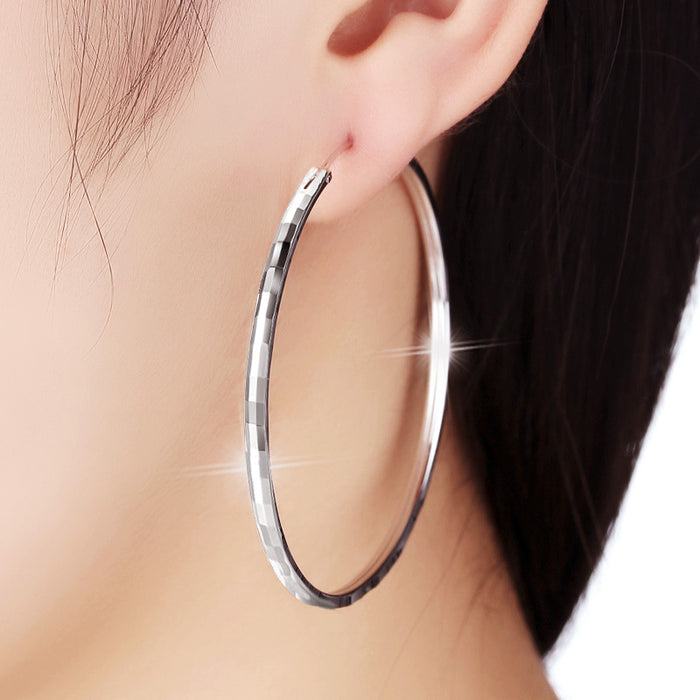 Wholesale Pure silver versatile and high-end circle earrings, fashionable and plain circles, large earrings