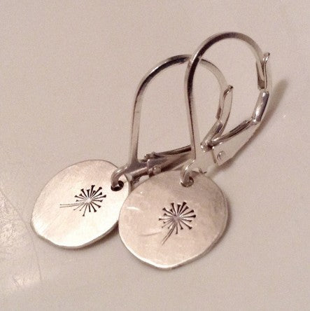 Wholesale New minimalist retro dandelion earrings with personalized and fashionable earrings