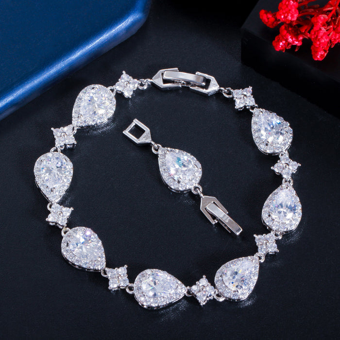 Wholesale Super flash classic drop-shaped geometric women's bracelet brass inlaid AAA zircon jewelry