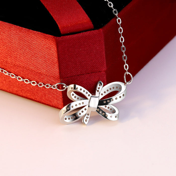 Wholesale Butterfly necklace with niche design and micro inlaid zircon pendant