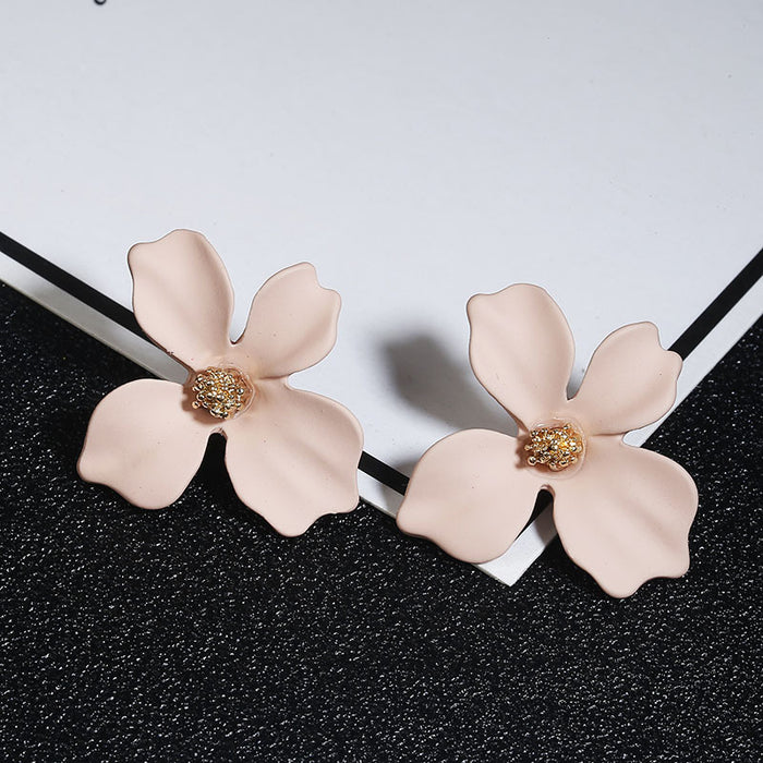 Wholesale New and environmentally friendly flower earrings, simple, sweet and versatile