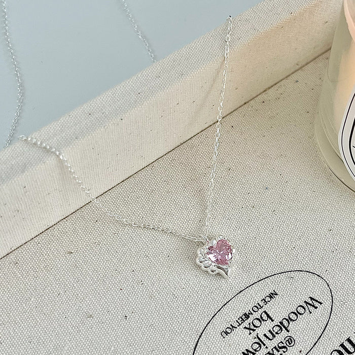 Wholesale Heart shaped heart-shaped necklace, light luxury, niche design, high-end temperament, simple necklace