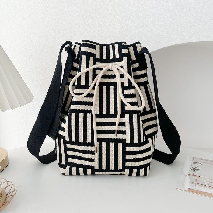 Wholesale Bag for girls, fashionable large capacity woven bag, new casual shoulder crossbody bag