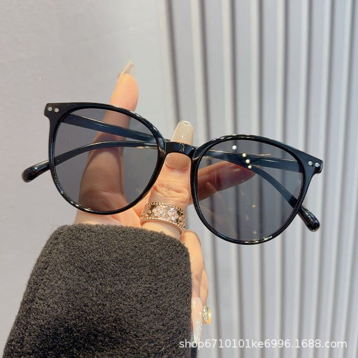 Wholesale Fashionable retro sunglasses, sunglasses, sunscreen and UV resistant glasses