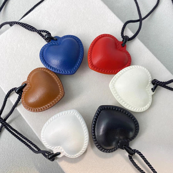 Wholesale Leather heart necklace with peach hearts, versatile and adjustable heart-shaped necklace