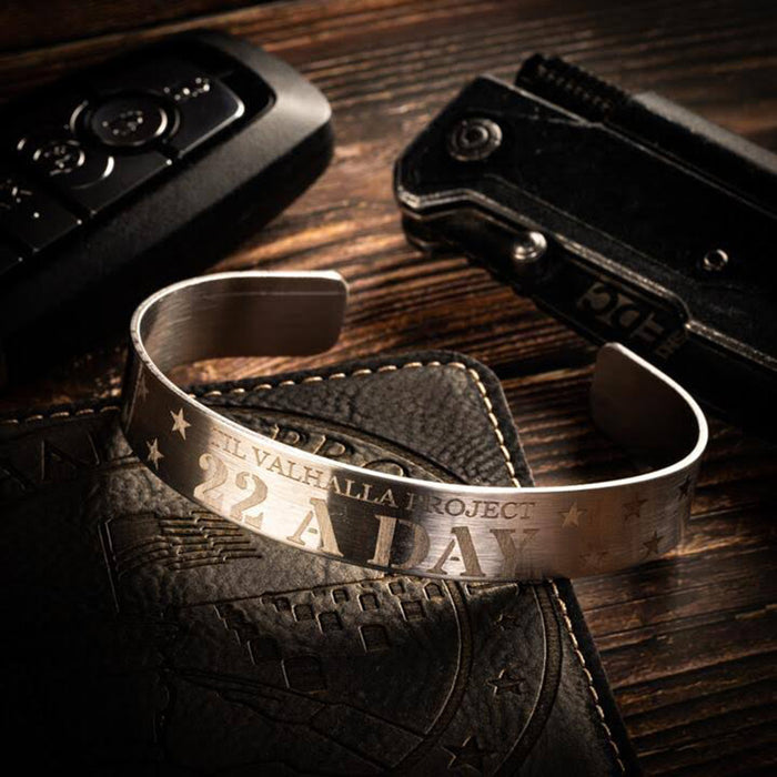 Wholesale Commemorative bracelet electroplated with stainless steel lettering