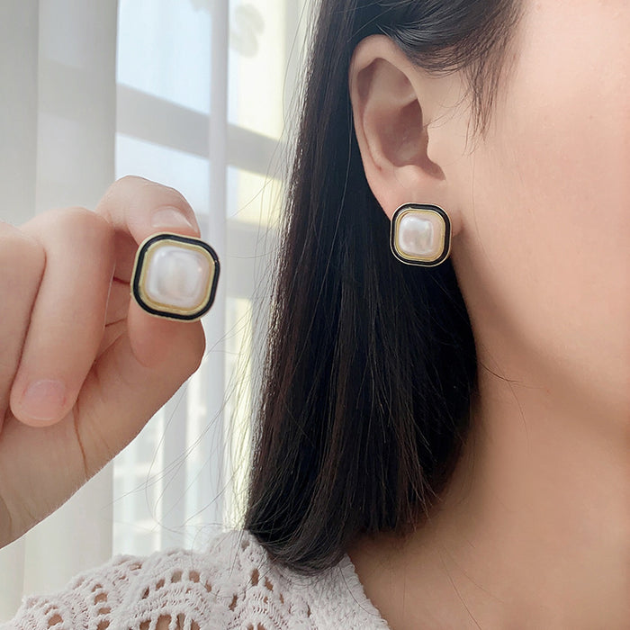 Wholesale Silver Needle Square Pearl Earrings Simple Earrings Style Earrings Wholesale