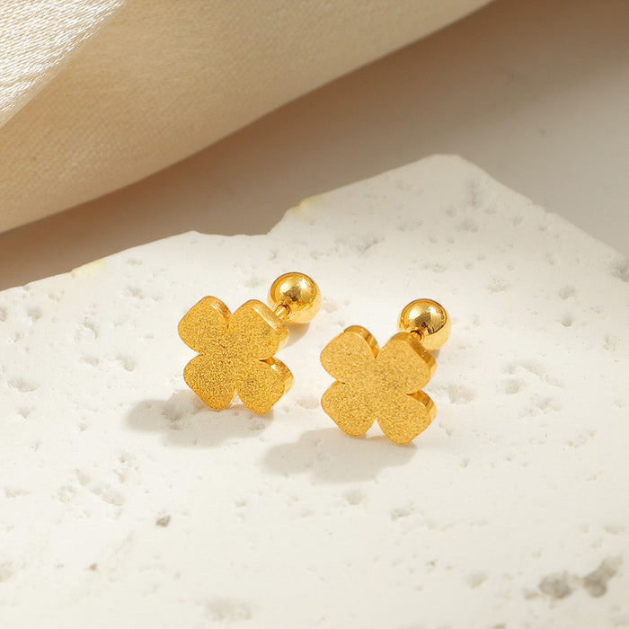 Wholesale  Anti-loss heart-shaped earrings  colorfast   small and exquisite titanium steel earrings