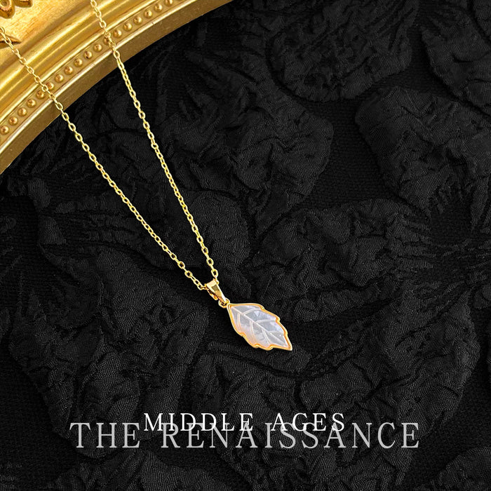 Wholesale Shell necklace, butterfly collarbone chain, vintage high-end accessory