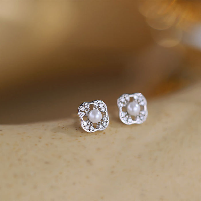 Wholesale Four-Leaf Flower Pearl Earrings for Women