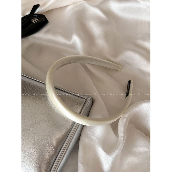 Wholesale Versatile satin headband for outings, high-end and fashionable pressed hair accessory