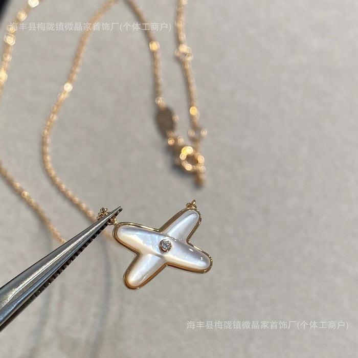 Wholesale Natural white pendant necklace with gold-plated locking chain