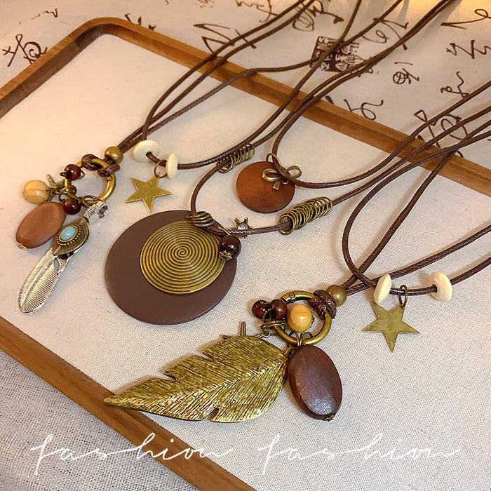 Wholesale Long feather necklace, women's layered sweater chain, neck chain accessory