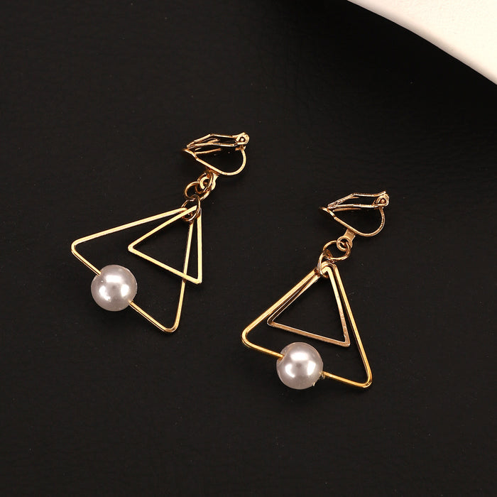 Wholesale Fashionable double triangle pearl earrings with multi-layer geometric ear clips