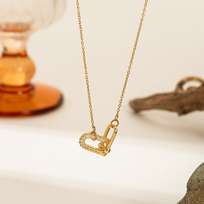 Wholesale Titanium steel jewelry, stainless steel micro inlaid horseshoe buckle necklace, double ring interlocking high-end accessory