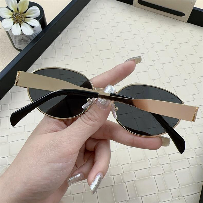Wholesale Sunglasses with a high-end feel, fashionable retro style, European and American trendy glasses, UV resistant