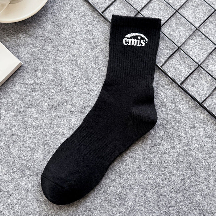 Wholesale Quality men's socks with high thread letters, simple and niche design, mid tube socks, sporty and trendy socks