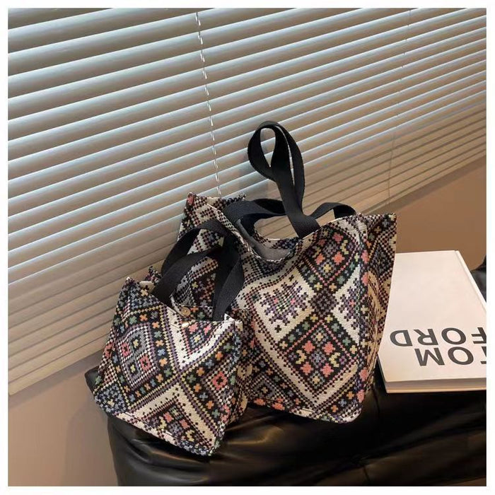 Wholesale Large capacity ethnic commuter tote bag fashionable commuter cloth bag college students class shoulder bag
