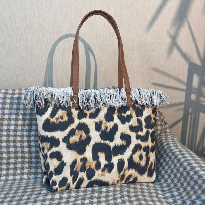 Wholesale New tassel leopard print shoulder bag, large capacity, versatile, fashionable with zipper bag, beach bag, women's tote bag