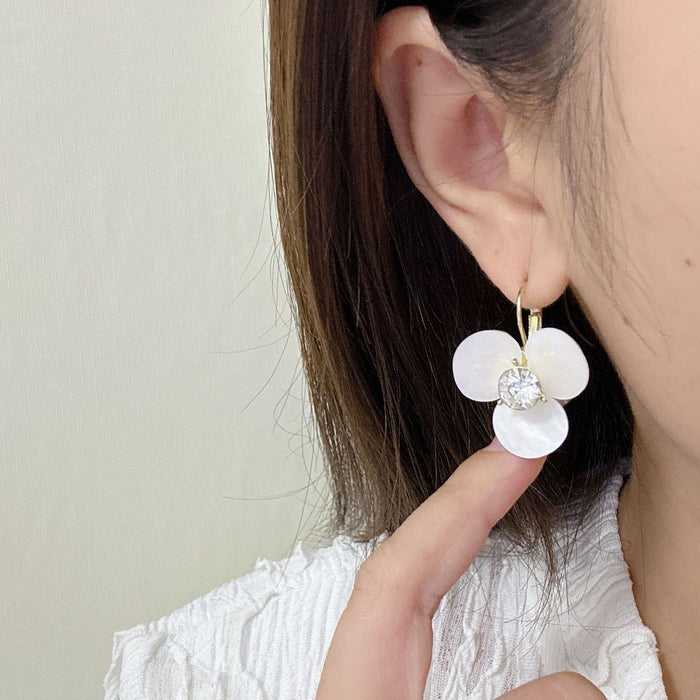 Wholesale Flower earrings, niche design, high-end, light luxury, niche, unique earring pendant