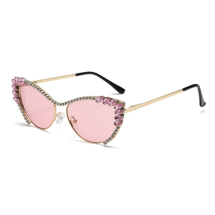 Wholesale Metal studded diamond cat eye sunglasses, fashionable sunglasses