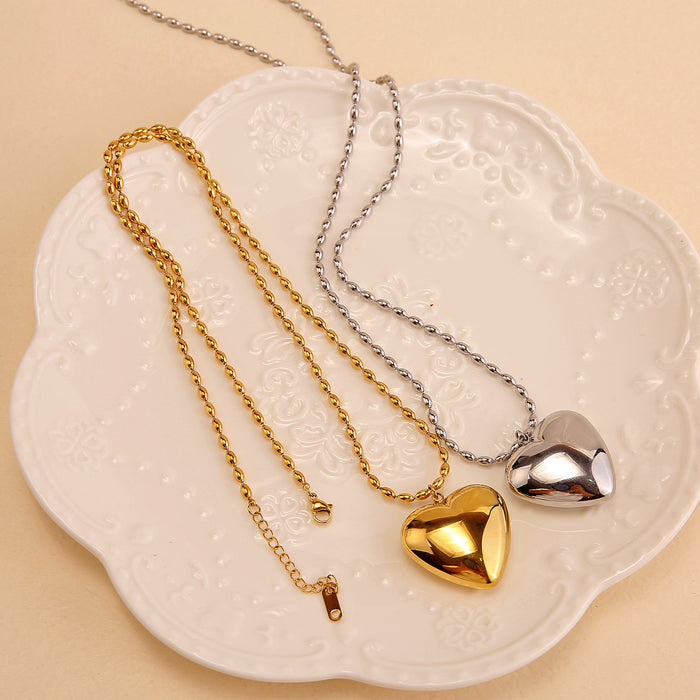 Wholesale Peach heart stainless steel heart-shaped necklace with exaggerated temperament, wholesale of heart-shaped accessories