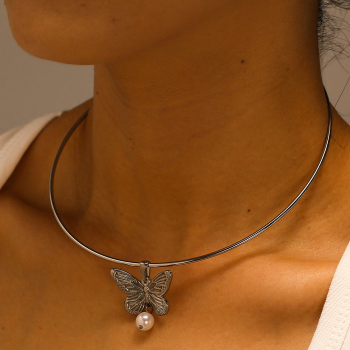 Wholesale Fashionable and personalized stainless steel butterfly hanging pearl pendant collar accessories color preservation wholesale