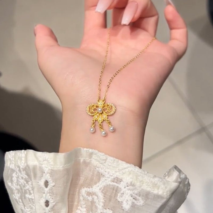 Wholesale   four-leaf clover zircon necklace niche  titanium steel non-fading clavicle chain