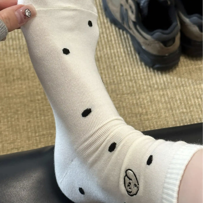 Wholesale Fashionable polka dot embroidery mid tube socks, simple and versatile stacking socks