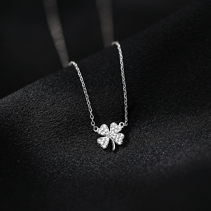 Wholesale Four leaf clover collarbone necklace for women, light luxury, niche, high-end design sense