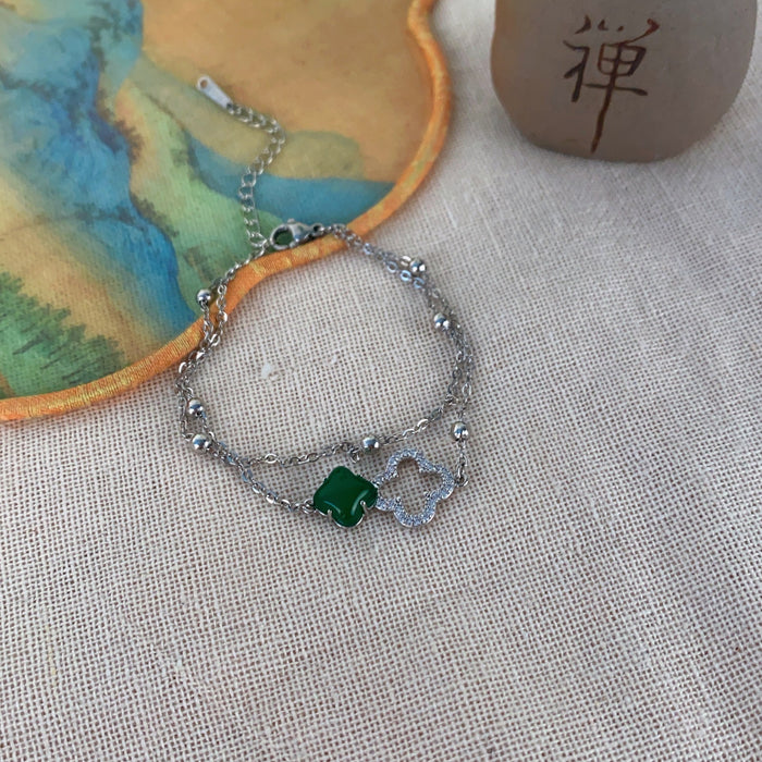 Wholesale Four leaf clover bracelet with light luxury and high-end feel, diamond studded bracelet, niche design, retro versatile bracelet