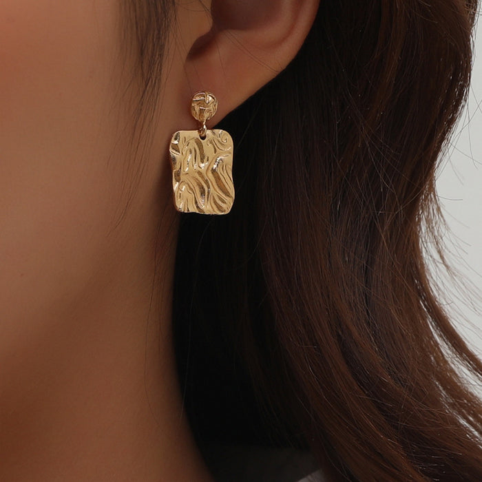 Wholesale Retro exaggerated metal earrings, geometric diamond shaped long earrings, fashionable temperament earrings