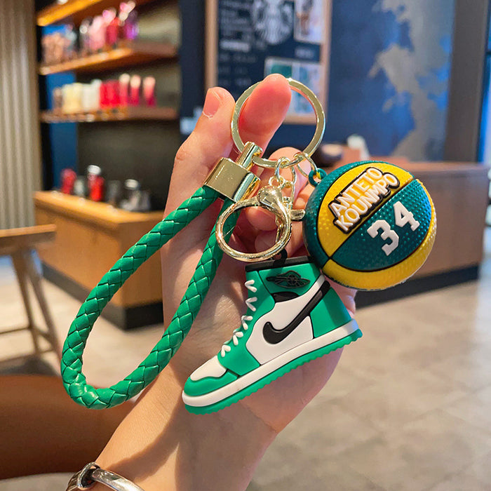 Wholesale Creative simulation model sneaker keychain pendant mini basketball shoe car key chain bag pendant