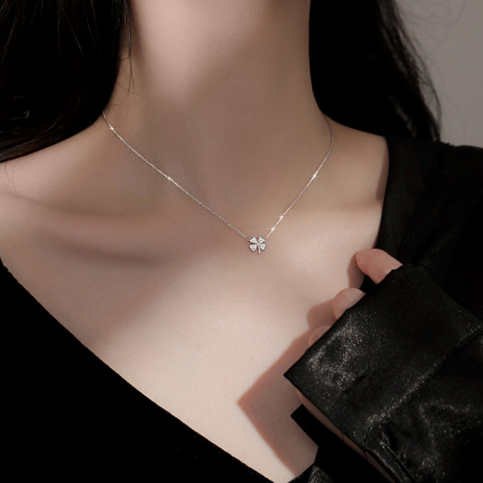 Wholesale Four leaf clover collarbone necklace for women, light luxury, niche, high-end design sense