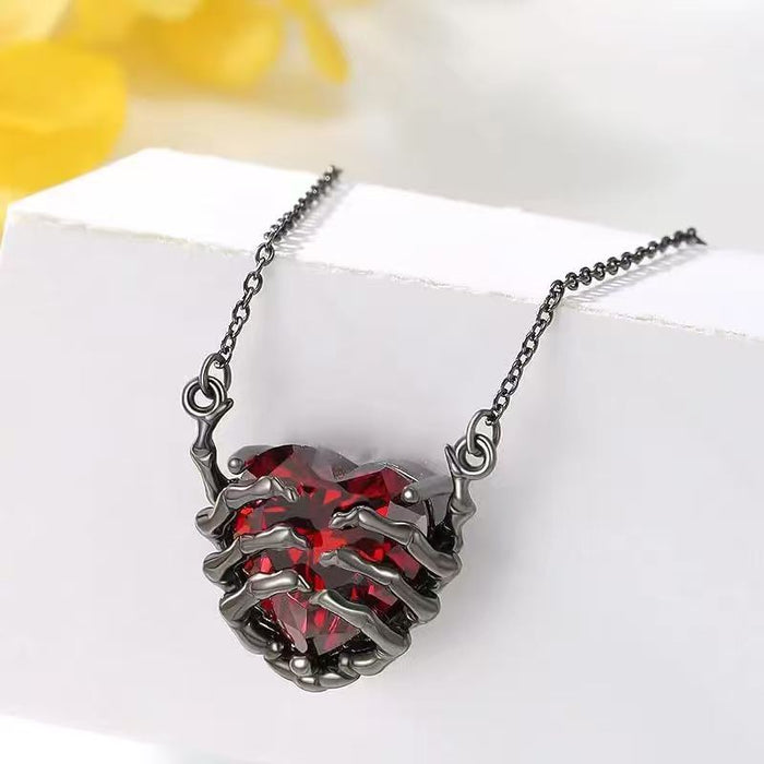 Wholesale Retro-chic punk-style heart pendant necklace